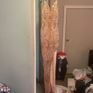 The band is store in my town. The dress is rose gold and good for prom and ect